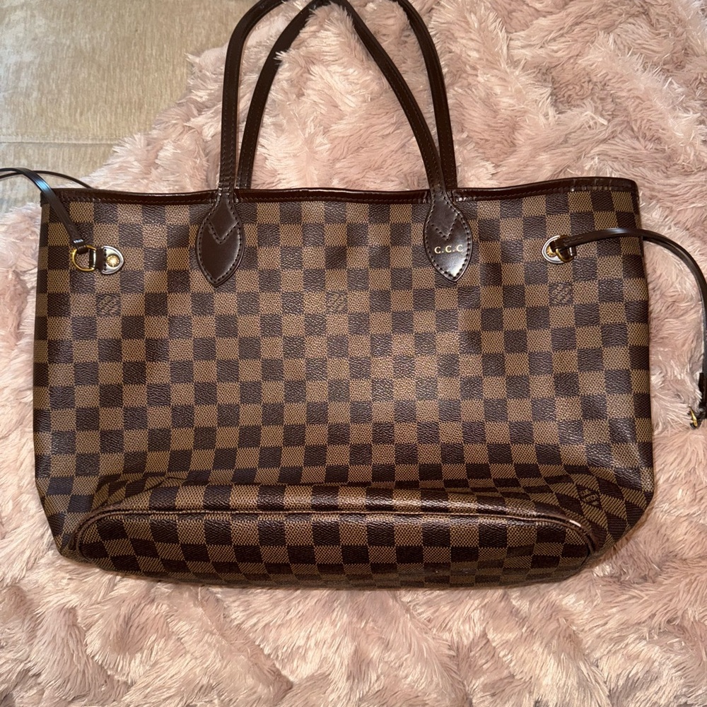 Louis Vuitton Damier Ebene Neverfull MM Tote